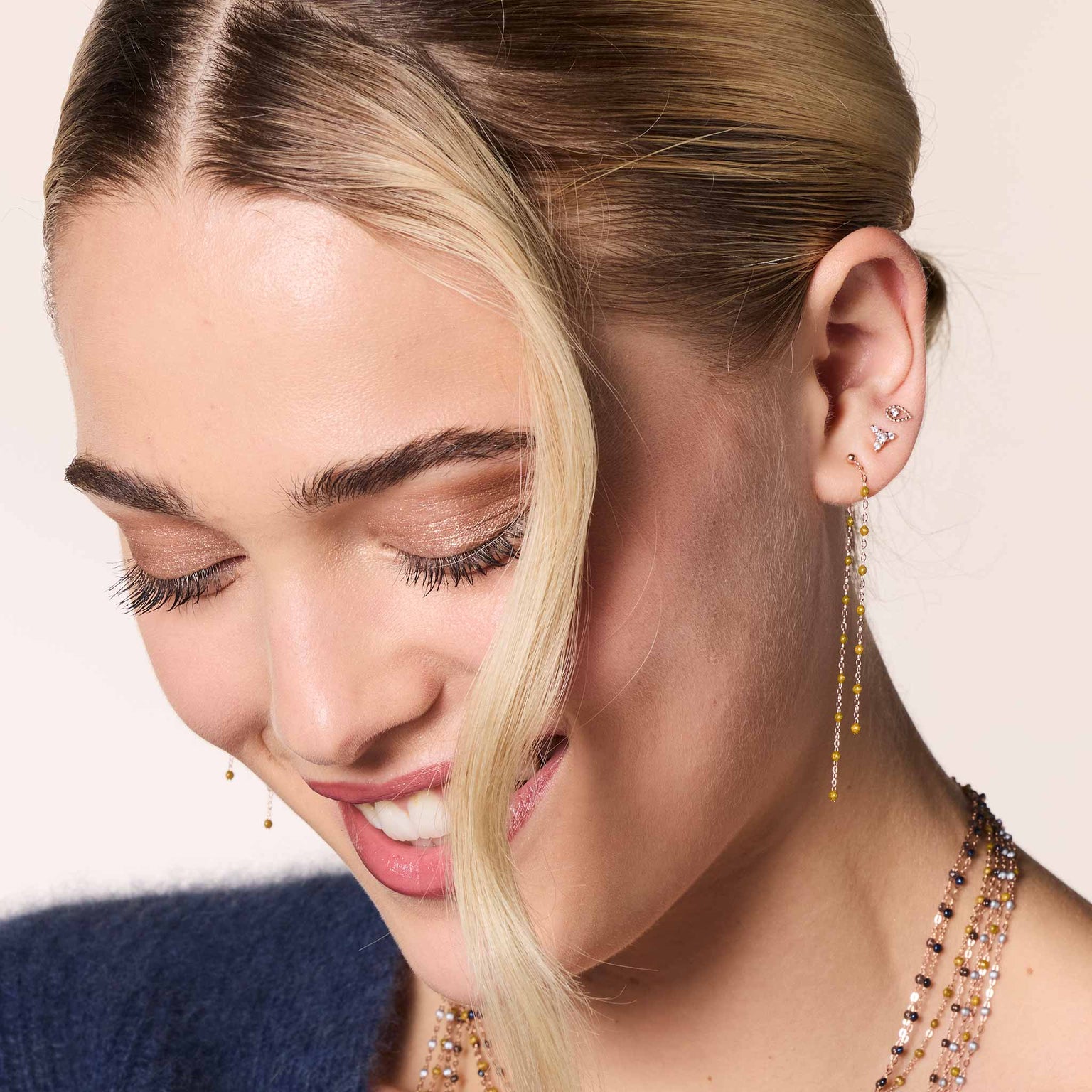 Gigi Clozeau - Ohrringe Lucky Lotus, schwarzes Kunstharz, Diamanten, Roségold