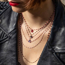 Gigi Clozeau - Halskette Rose, mohnrotes Kunstharz, Gelbgold, 42 cm