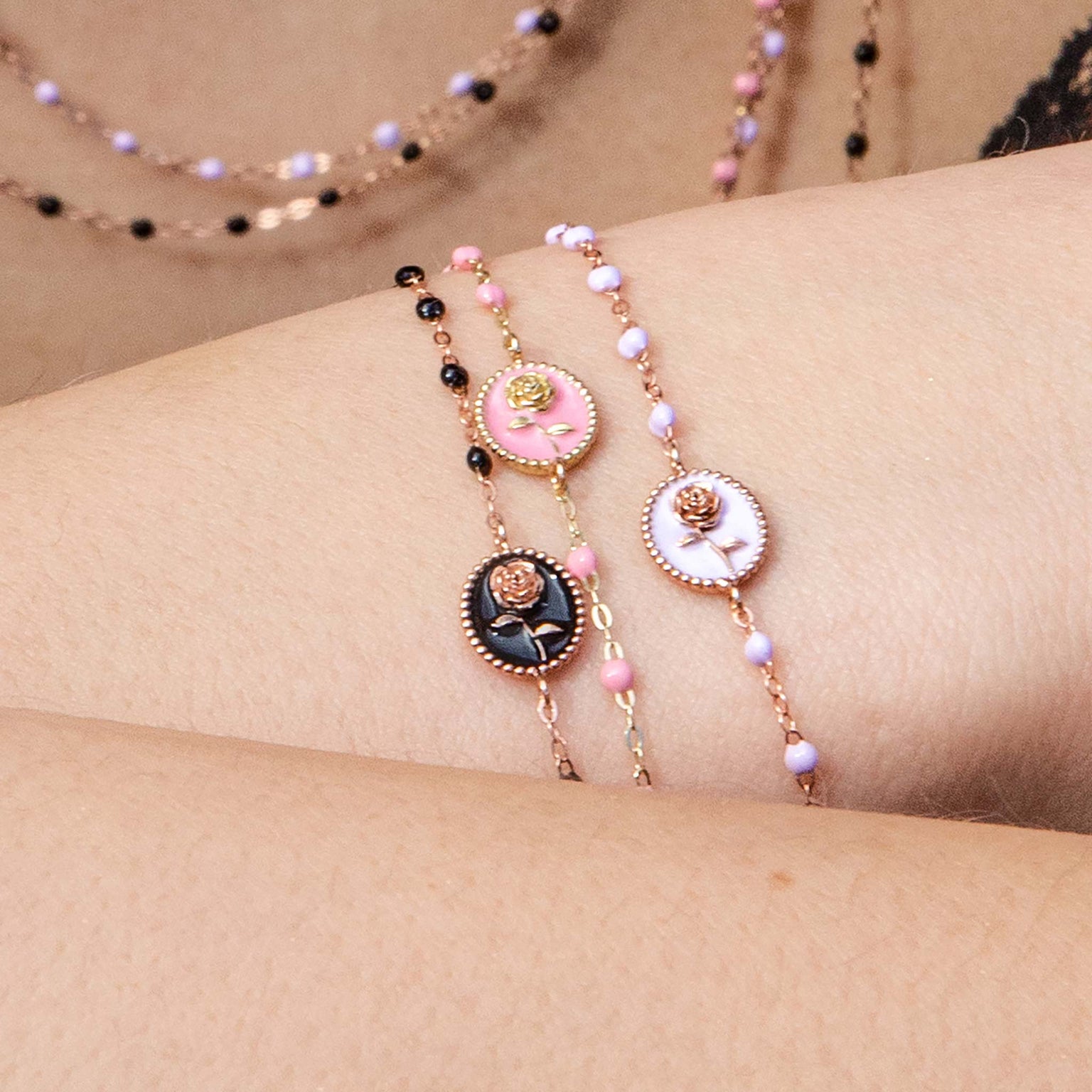 Gigi Clozeau - Bracelet Rose résine noire, or rose, 17 cm